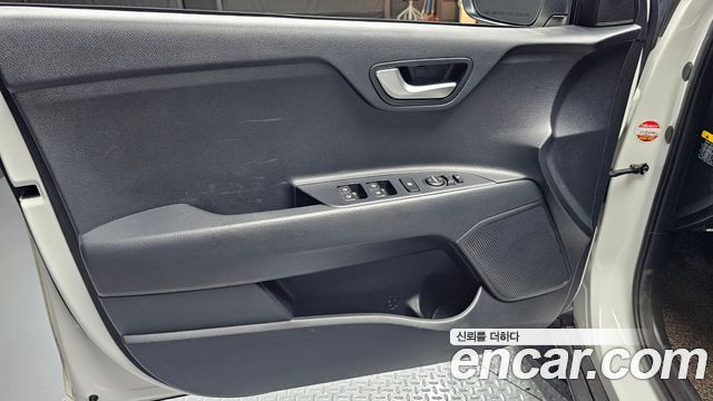 Kia Stonic 2019 — photo 14