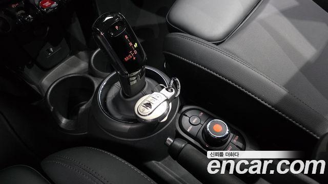 Mini Cooper 2021 — photo 12