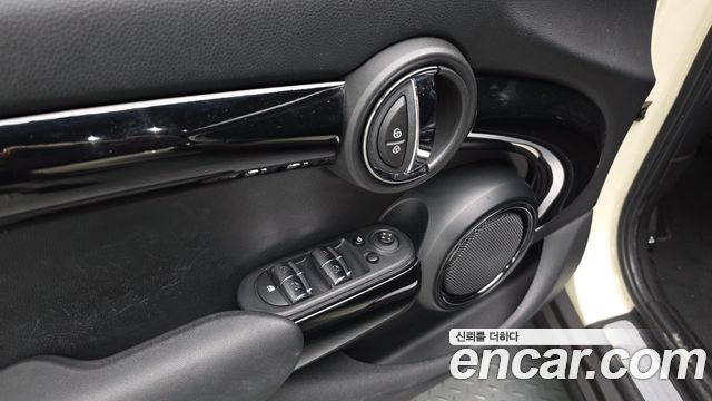 Mini Cooper 2021 — photo 25