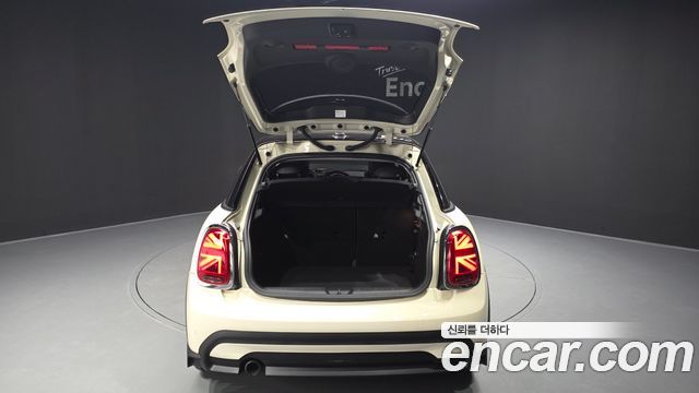 Mini Cooper 2021 — photo 26