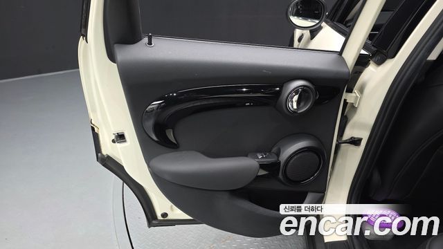 Mini Cooper 2021 — photo 15