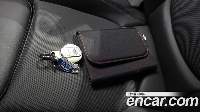 Mini Cooper 2021 — photo 29
