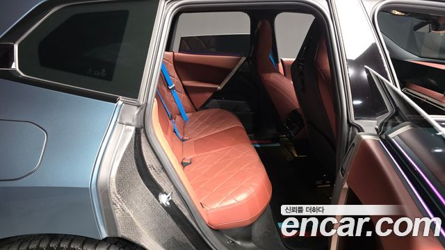 BMW iX 2023 — photo 18