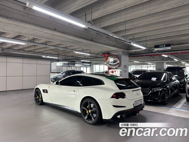 Ferrari GTC4 Lusso 2020 — photo 6