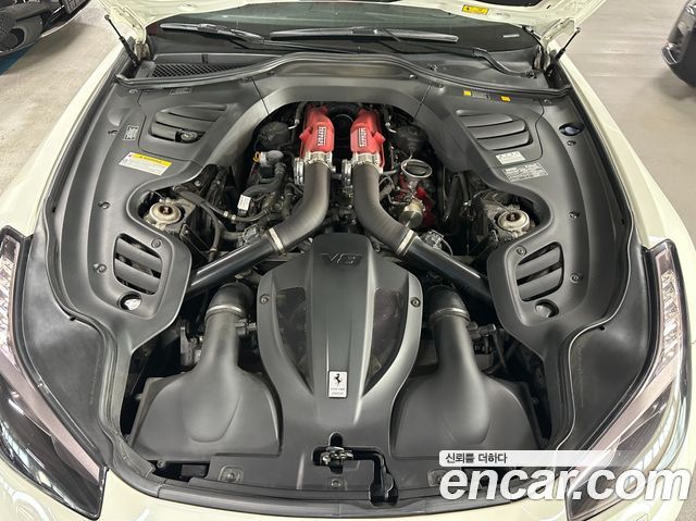 Ferrari GTC4 Lusso 2020 — photo 9