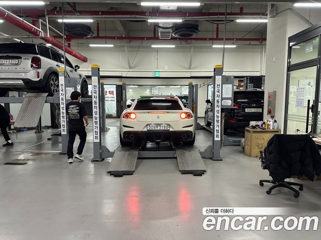 Ferrari GTC4 Lusso 2020 — photo 18
