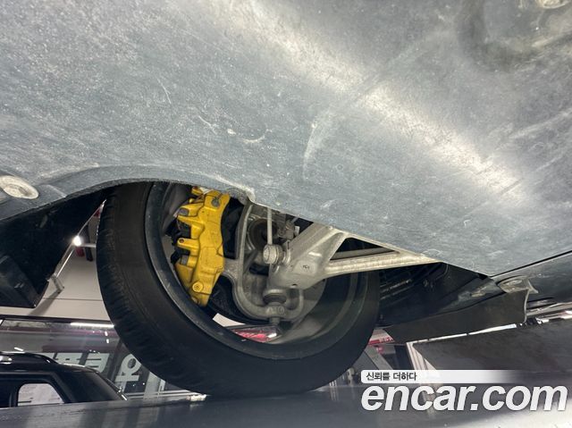 Ferrari GTC4 Lusso 2020 — photo 19