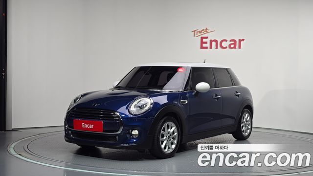 Mini Cooper 2015 — photo 1