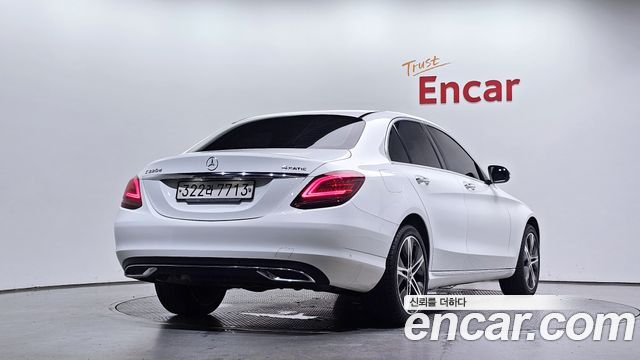 Mercedes-Benz C-Class 2020 — photo 2