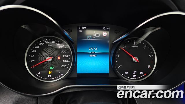 Mercedes-Benz C-Class 2020 — photo 11