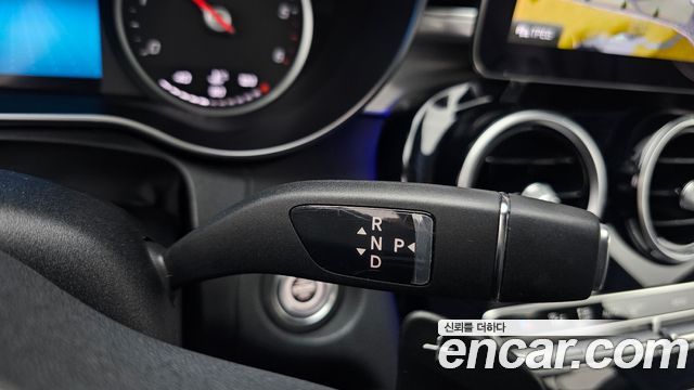 Mercedes-Benz C-Class 2020 — photo 12