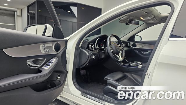 Mercedes-Benz C-Class 2020 — photo 13