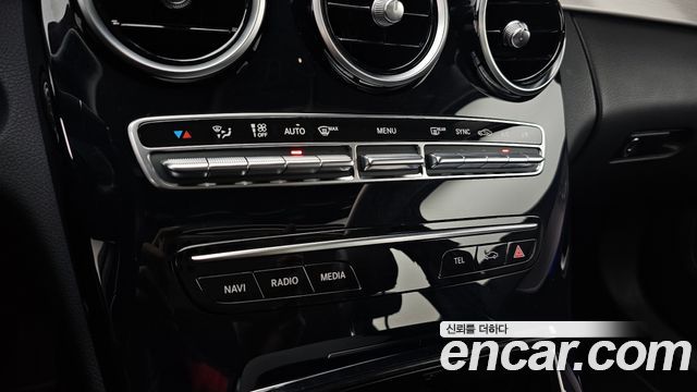 Mercedes-Benz C-Class 2020 — photo 25