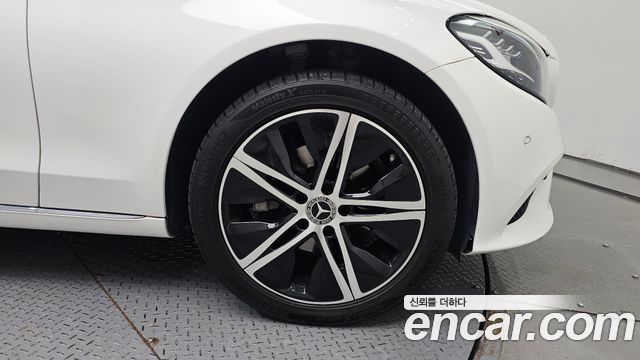 Mercedes-Benz C-Class 2020 — photo 7
