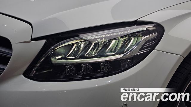 Mercedes-Benz C-Class 2020 — photo 8