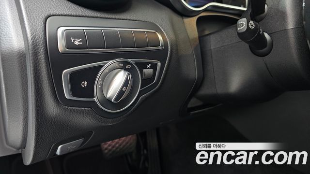 Mercedes-Benz C-Class 2020 — photo 28