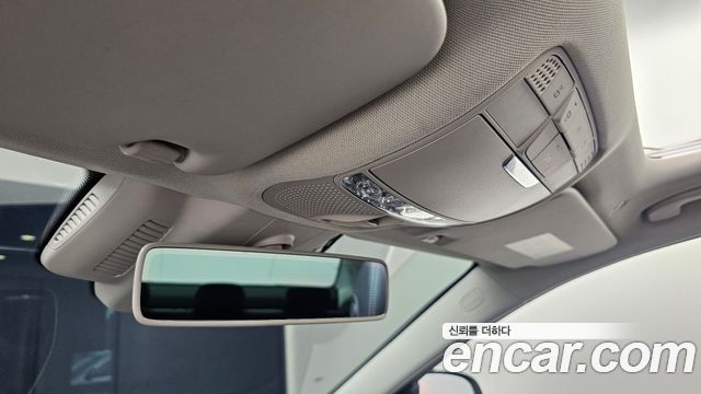 Mercedes-Benz C-Class 2020 — photo 30