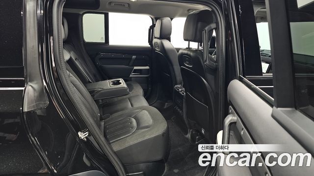 Land Rover Defender 2020 — photo 17