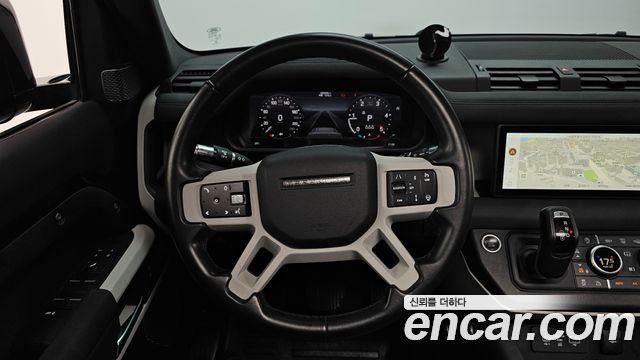 Land Rover Defender 2020 — photo 19