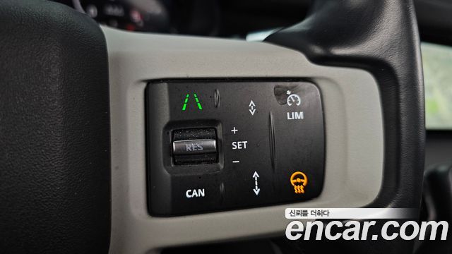 Land Rover Defender 2020 — photo 24