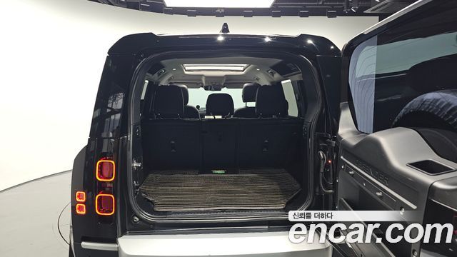 Land Rover Defender 2020 — photo 26
