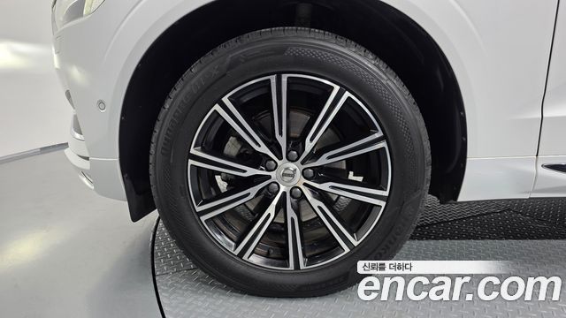 Volvo XC60 2021 — photo 5