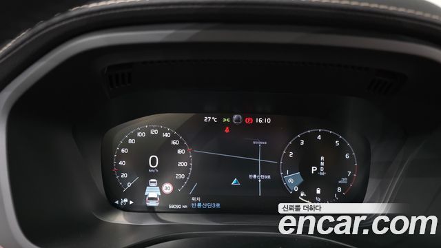 Volvo XC60 2021 — photo 11