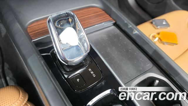 Volvo XC60 2021 — photo 12