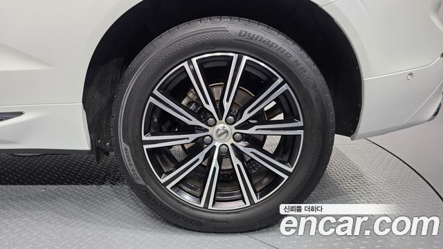 Volvo XC60 2021 — photo 7