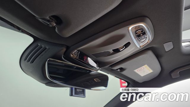 Volvo XC60 2021 — photo 32