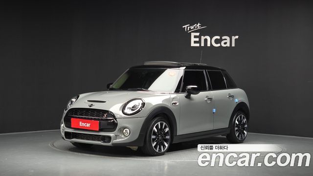 Mini Cooper 2021 — photo 1