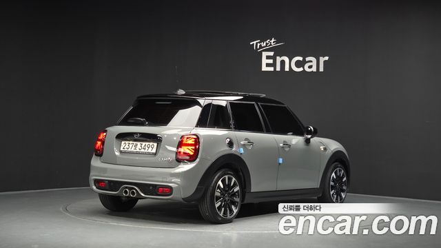 Mini Cooper 2021 — photo 2