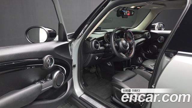 Mini Cooper 2021 — photo 13