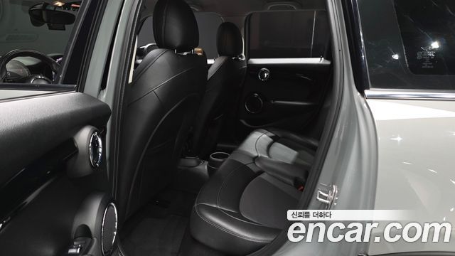 Mini Cooper 2021 — photo 17