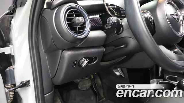 Mini Cooper 2021 — photo 19