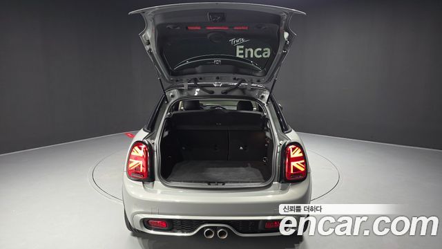 Mini Cooper 2021 — photo 26