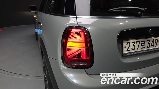 Mini Cooper 2021 — photo 9