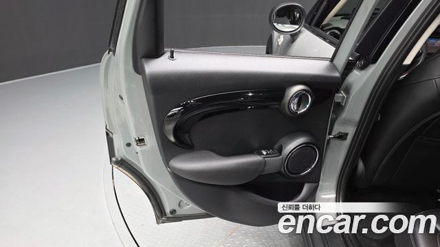Mini Cooper 2021 — photo 15