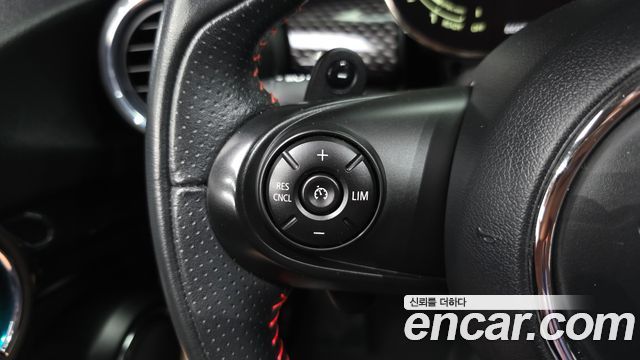 Mini Cooper 2021 — photo 31