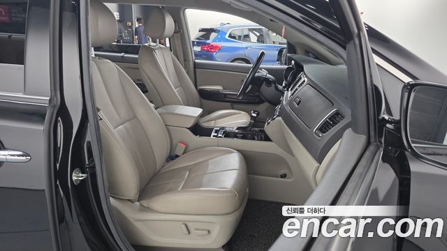 Kia Canival 2018 — photo 11