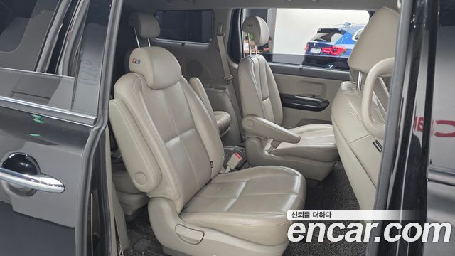 Kia Canival 2018 — photo 12