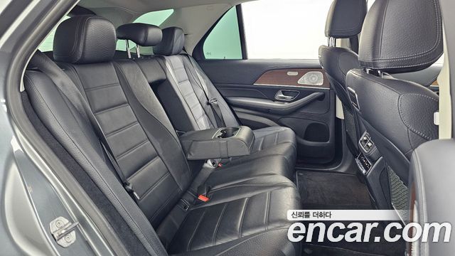 Mercedes-Benz GLE-Class 2019 — photo 18