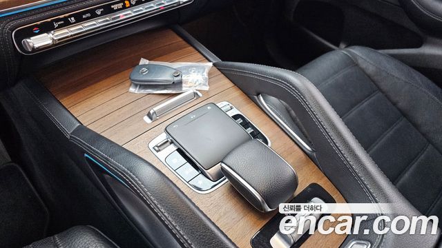 Mercedes-Benz GLE-Class 2019 — photo 24