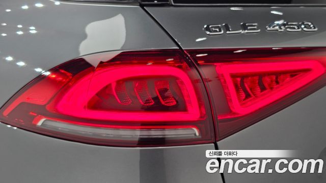 Mercedes-Benz GLE-Class 2019 — photo 9