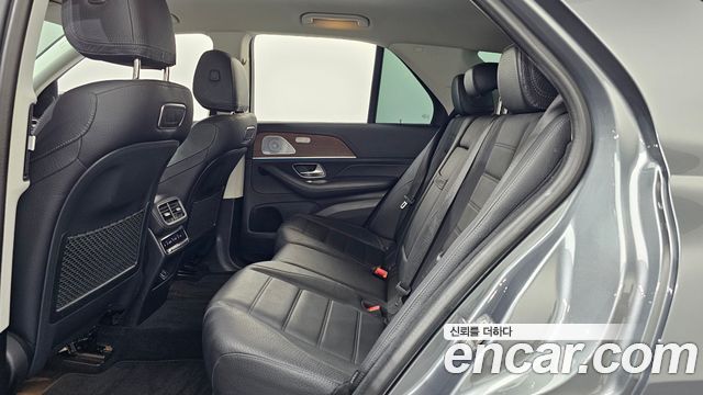 Mercedes-Benz GLE-Class 2019 — photo 16