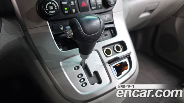 Kia Canival 2012 — photo 9