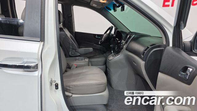 Kia Canival 2012 — photo 10