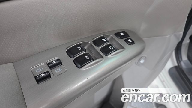 Kia Canival 2012 — photo 13