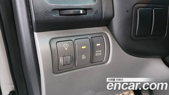 Kia Canival 2012 — photo 14