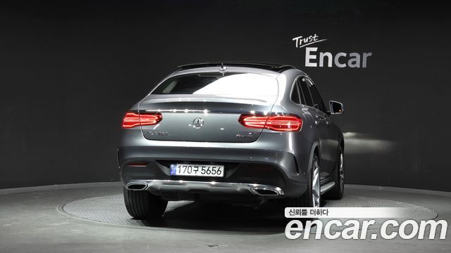 Mercedes-Benz GLE-Class 2018 — photo 4
